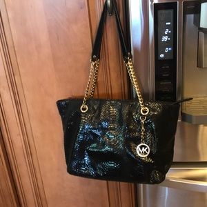 Michael Kors reptile look